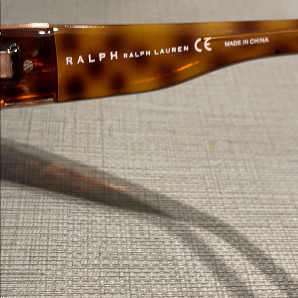 Ralph Lauren sunglasses for sale - Picture 4 of 4